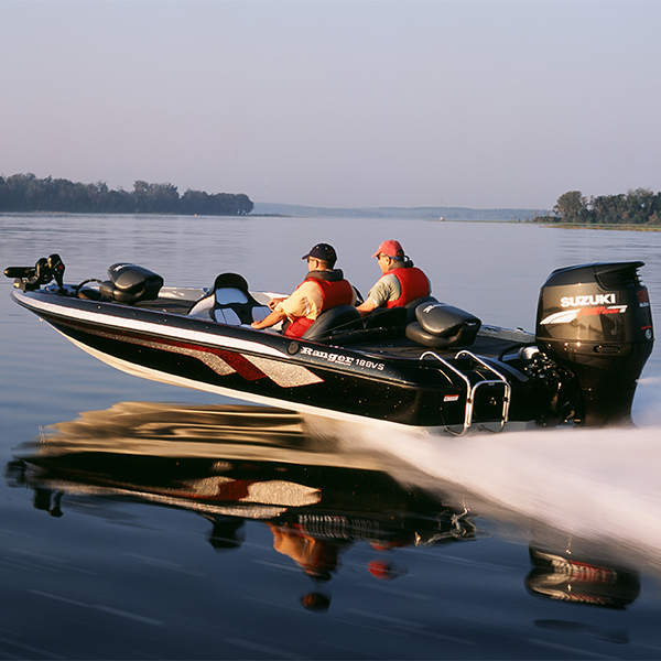 High speed power boat with hydraulic steering-assist